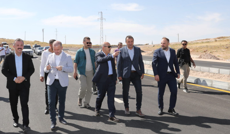 Midyat ilçe merkezinde sıcak asfalt çalışmaları tamamlandı