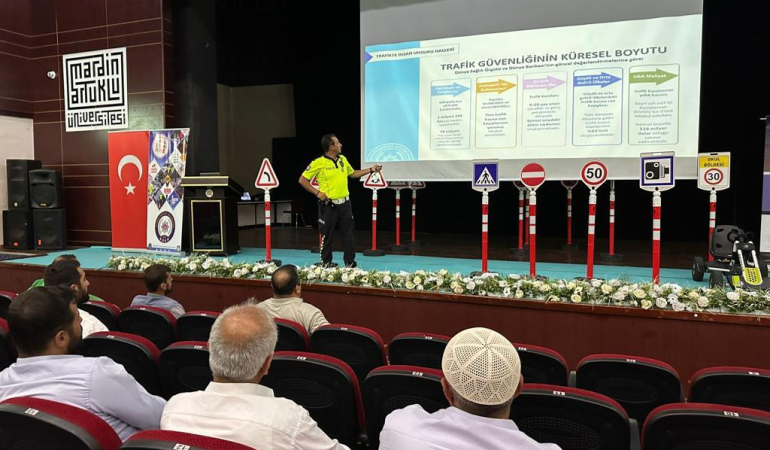 Mardin’de toplu taşıma şoförlerine eğitim verildi