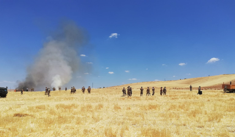 Mardin’de elektrik borcu tahsilatına giden görevliler canları zor kurtardı