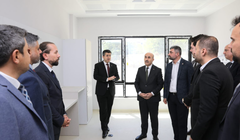 Sağlık Bakan Yardımcısı Mardin’de Sağlık Yatırımlarını İnceledi