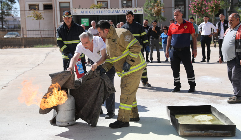 Mardin itfaiyesinden kamu kurum ve kuruluşlarına yangın eğitimi