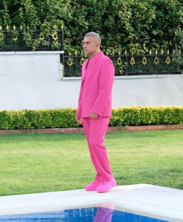 barbie-akimina-uyarak-tepede-tirnaga-pembe-16283345_2691_m