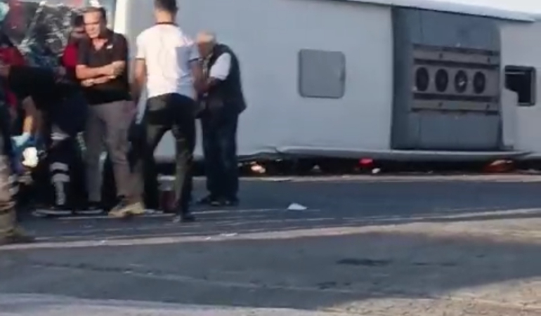 Mardin yolcu otobüsü kaza yaptı, ölü ve yaralılar var