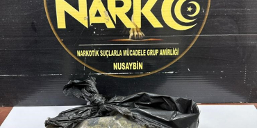 MARDİN'DE POLİSİ GÖRÜP KAÇAN ARAÇTAN UYUŞTURUCU ÇIKTI, 3 KİŞİ GÖZALTINA ALINDI