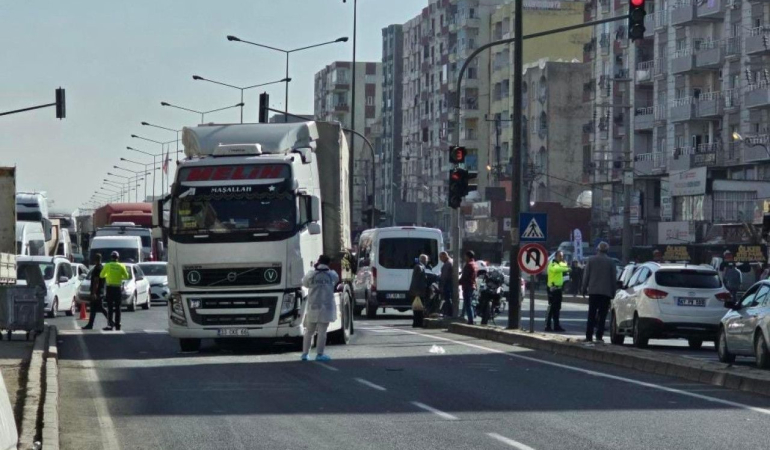 Mardin’de tırın çarptığı yaya yaşamını yitirdi