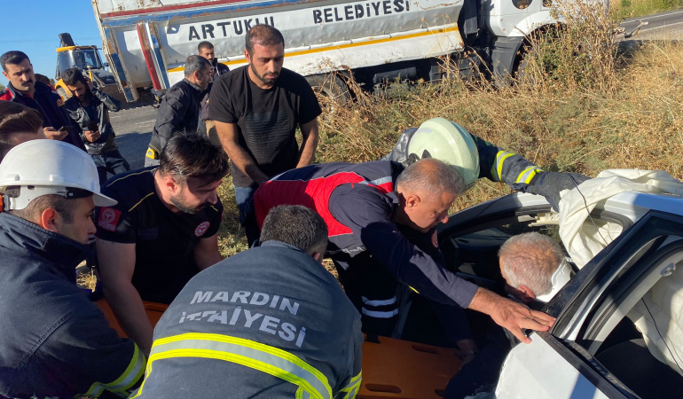 Mardin’de otomobil ile kamyonetin çarpıştı: 5 yaralı