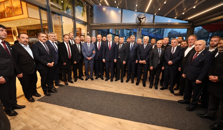 AK Parti Mardin heyeti Bakan Işıkhan ile bir araya geldi