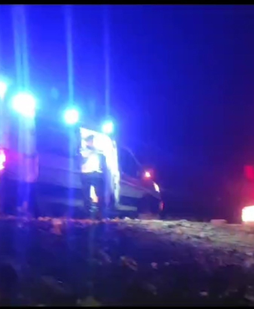 MARDİN’DE KONTROLDEN ÇIKAN OTOMOBİL ŞARAMPOLE DEVRİLDİ: 5 YARALI