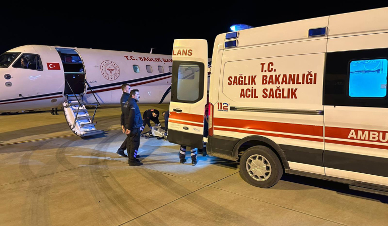 Mardin’de ambulans uçak beyin kanaması geçiren hasta için havalandı