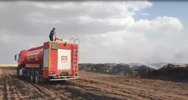 Mardin’de 300 ton saman yandı