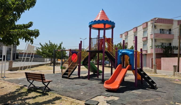 Kızıltepe’de parktaki oturma bankları çalındı