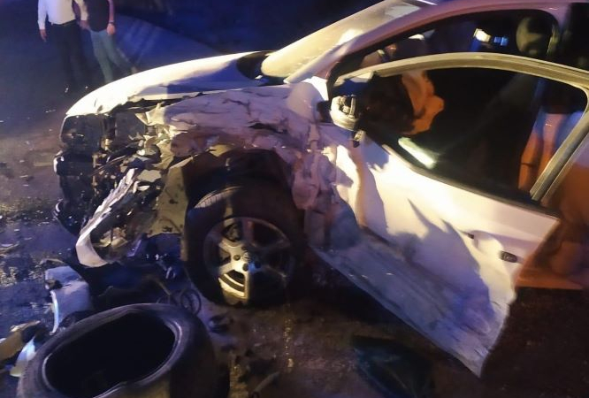 Mardin’de otomobiller kafa kafaya çarpıştı: 6 yaralı