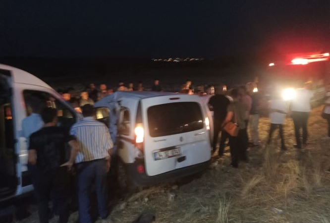 Mardin’de minibüs ile hafif ticari araç çarpıştı: 7 yaralı