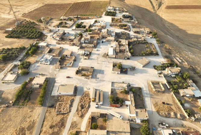 Artuklu Belediyesi, mahalledeki kilitli parke taşı çalışmalarını tamamlandı