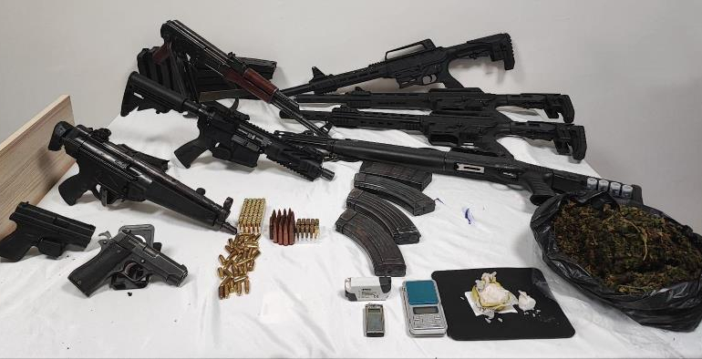 Mardin’de 3 adrese yapılan operasyonda cephanelik ele geçirildi