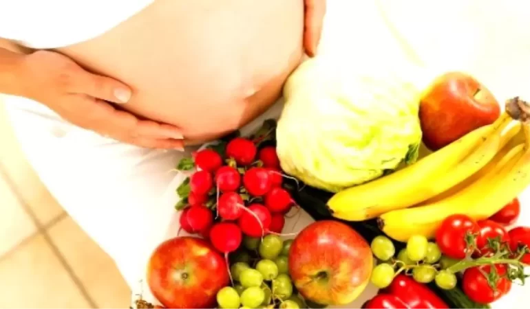 Gebelikte yanlış beslenme bebeğe ziyan veriyor