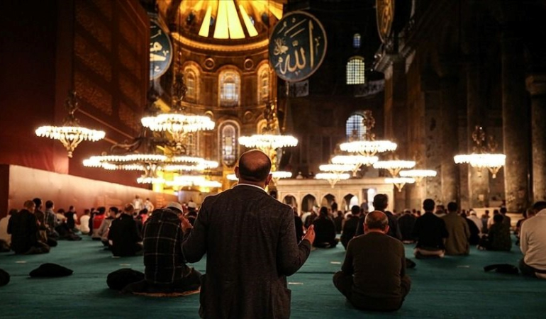 2025 kandil tarihleri: 2025 Berat Kandili ne zaman?