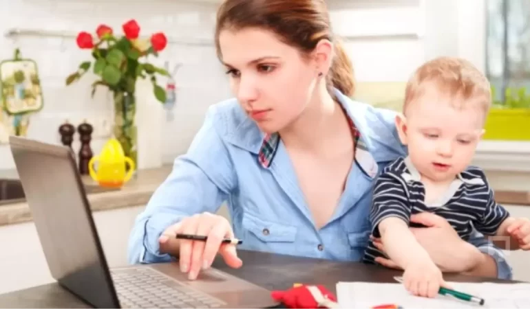 Anneler İçin Yarı Vakitli Çalışma Hakkı Yürürlüğe Giriyor