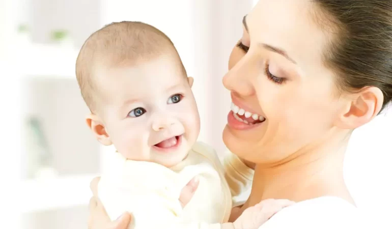 Kucaktan İnmek İstemeyen Çocuğun Ayaklarına Dikkat!