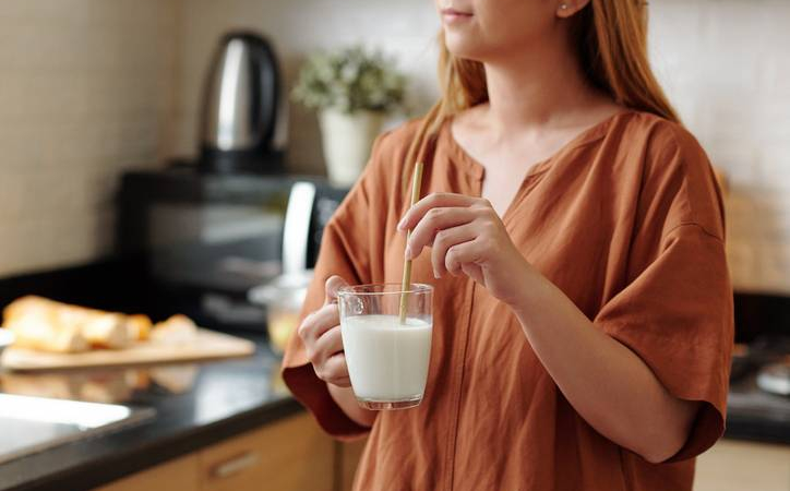 Yetişkinler Günde 3 Porsiyon Süt Tüketmeli