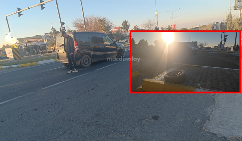 Mardin’de seyir halindeki aracın lastiği yerinden çıktı