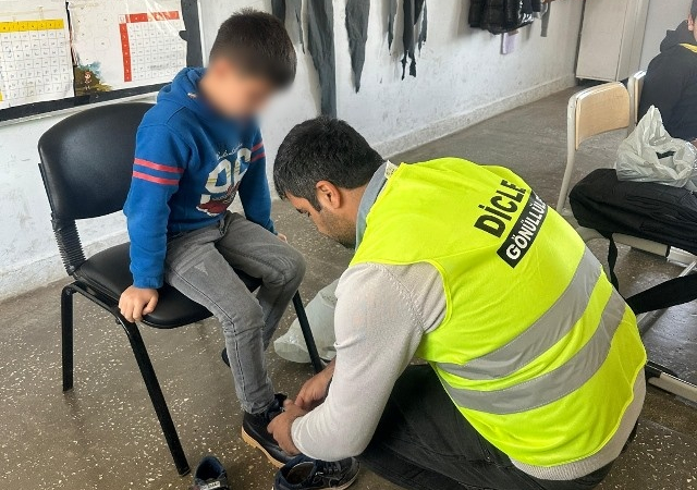 Dicle Gönüllüleri’nden Miniklere Kışlık Destek