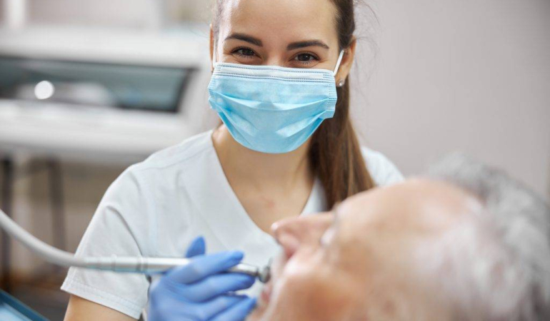 Diş Hekimleri İş Bırakıyor