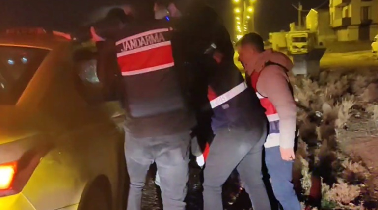 Kızıltepe’de Ticari Taksiden Uyuşturucu Çıktı!