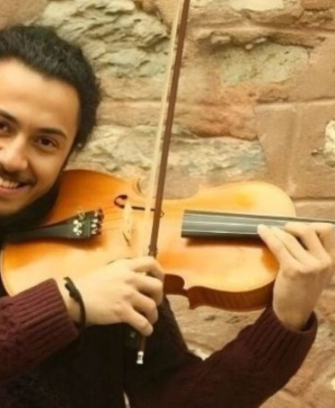 cem-gulgel-kimdir-kac-yasinda-grup-abdalin-kemancisi-cem-gulgel-neden-oldu-uHH2RHib.jpg