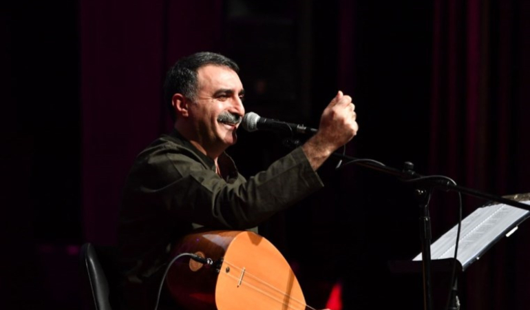 Erdal Erzincan kimdir? Erdal Erzincan kaç yaşında, nereli? Erdal Erzincan’ın şarkıları…