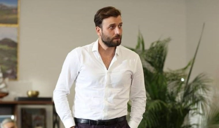 Ersoy Nezir Çınarlı kimdir? Ersoy Nezir Çınarlı ile Hayal Köseoğlu sevgili mi?