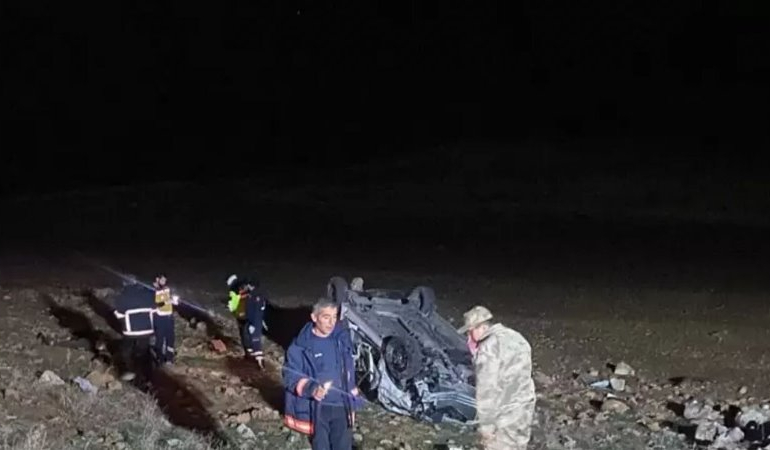 Mardin’de otomobil şarampole devrildi: 2 ölü