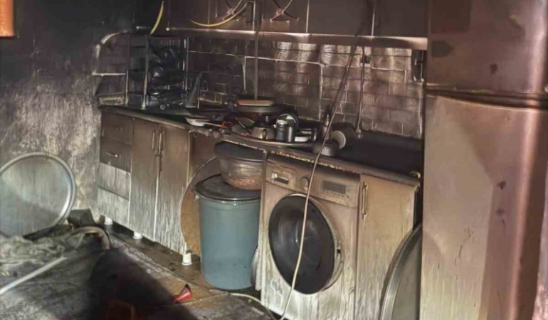 Mardin’de çıkan yangında ev kullanılamaz hale geldi