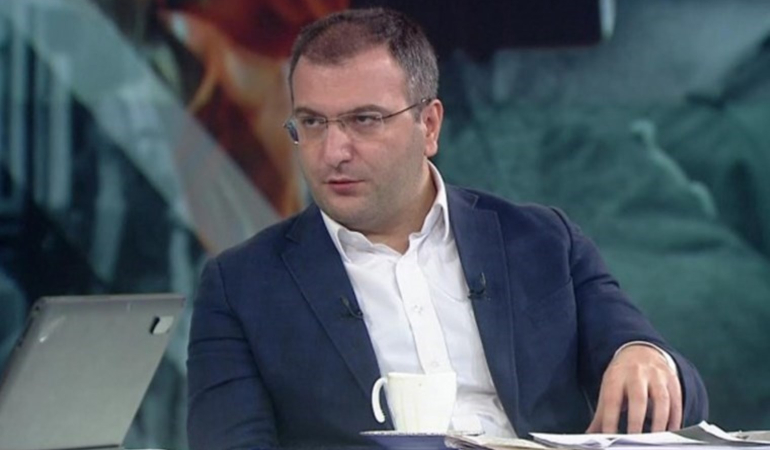 Yandaş Cem Küçük’ten Erdoğan’a çağrı: ‘Televizyona çıkıp tüm süreci anlatsın’