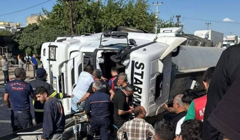 Mardin’de akaryakıt tankeri devrildi: 1 ölü, 1 yaralı