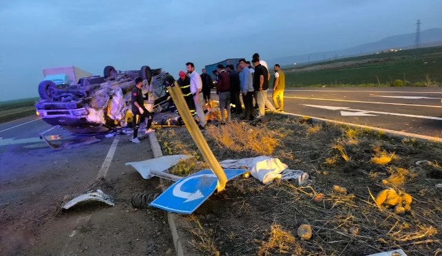 Mardin’de kamyonet ve tanker çarpıştı: 1 ölü, 2 yaralı