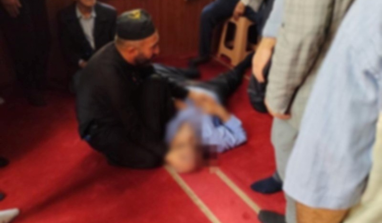 Mardin’de yaşlı adam camide namaz sırasında bıçaklandı