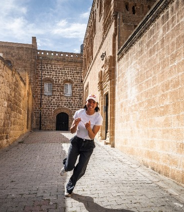 1756797399_RB_Mardin_Roof_Rush