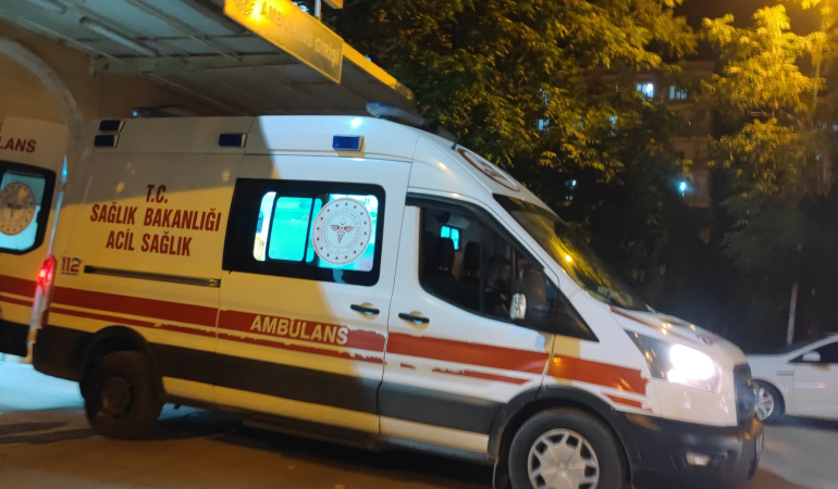 Kızıltepe’de üst geçidi kullanmayan yayaya otomobil çarptı