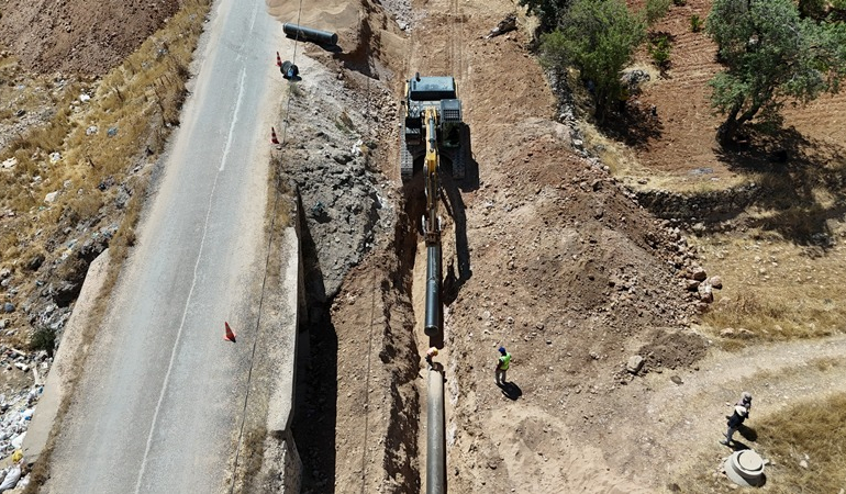 Mardin’de yenilenen ana isale hattından ilk su verildi