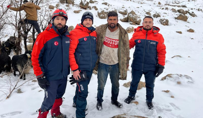 Mardin’de Karda Mahsur Kalan Çoban Kurtarıldı